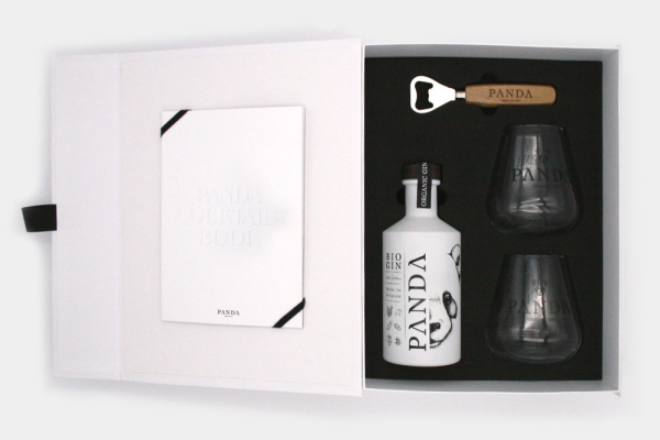 Panda Gin kaunis kinkepakendis koos klaaside, avaja ja kokteiliraamatuga