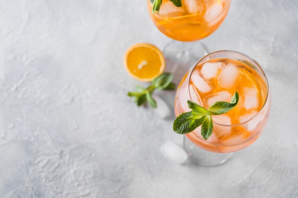 Apelsinine Cointreau Spritz
