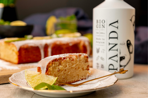 A slice of cake on a plateDescription automatically generated